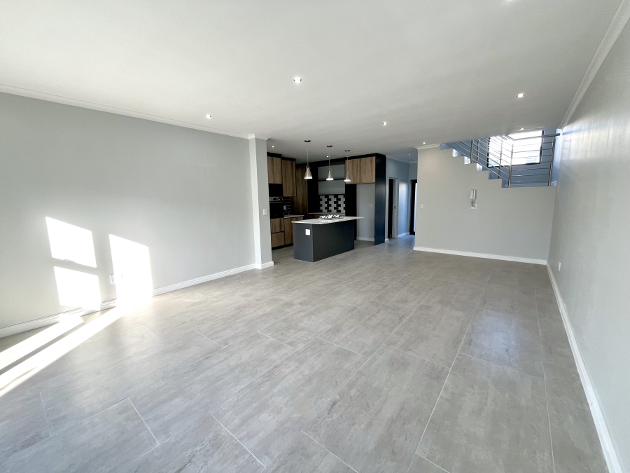 To Let 4 Bedroom Property for Rent in Sandown Western Cape